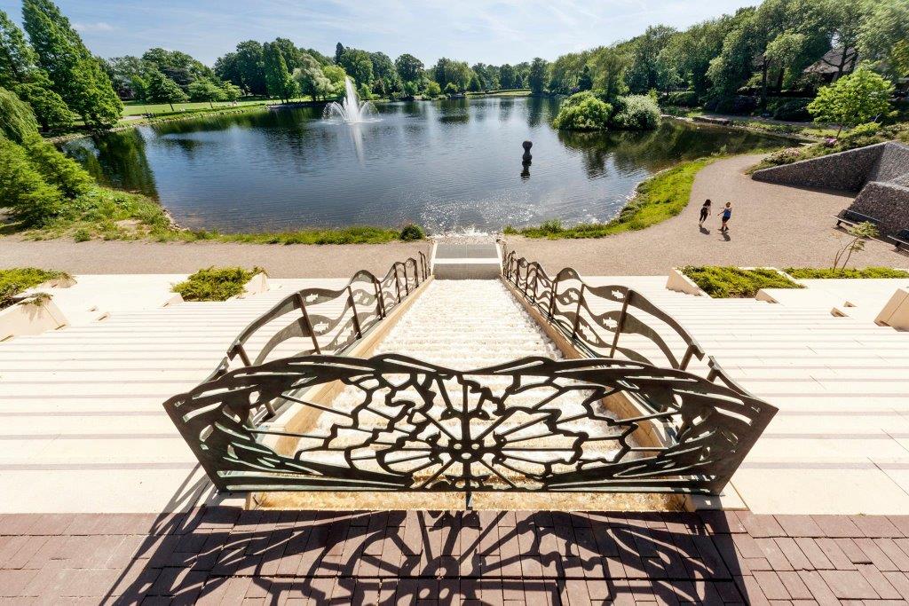 ‘Upstream’, 2500 x 150 cm. Bronze (50 years NATO). 2017. Collection City Brunssum